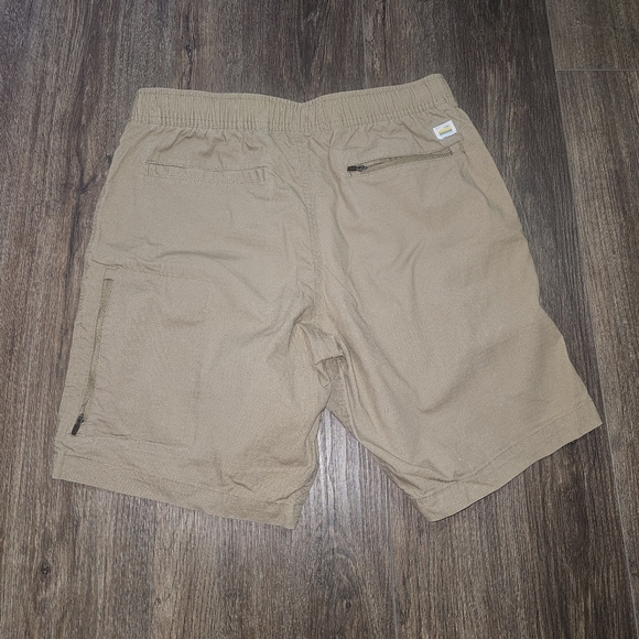 SOLD Vuori Mens Shorts Sz Sm Ripstop Tan Active Performance Preppy - Picture 6 of 11